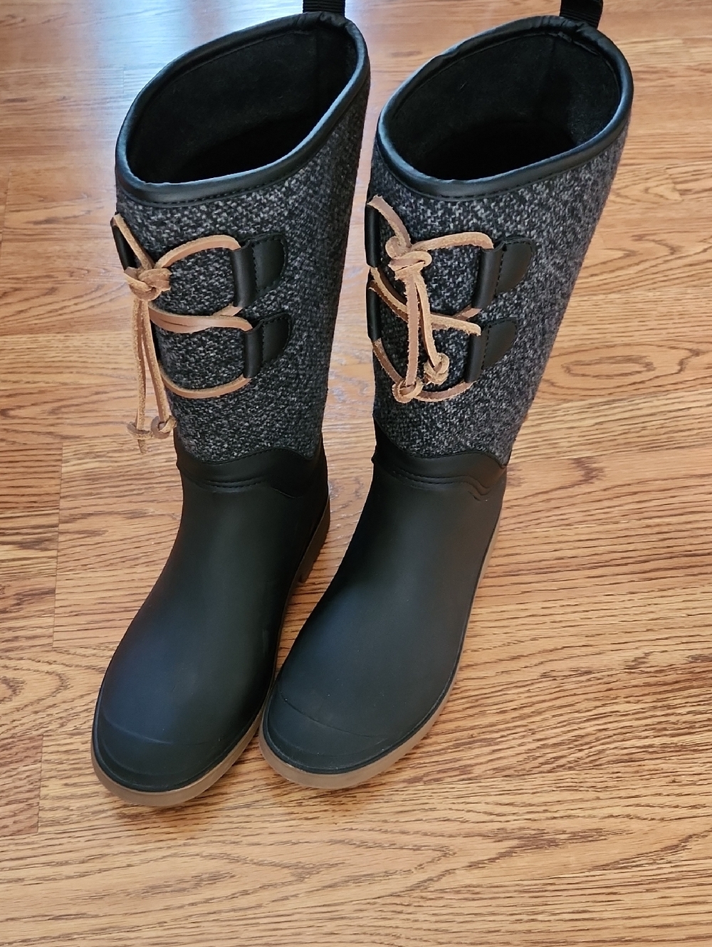 Kamik Women's Black & Gray Waterproof Tall Rain Boots. Made In Canada. Sz.9